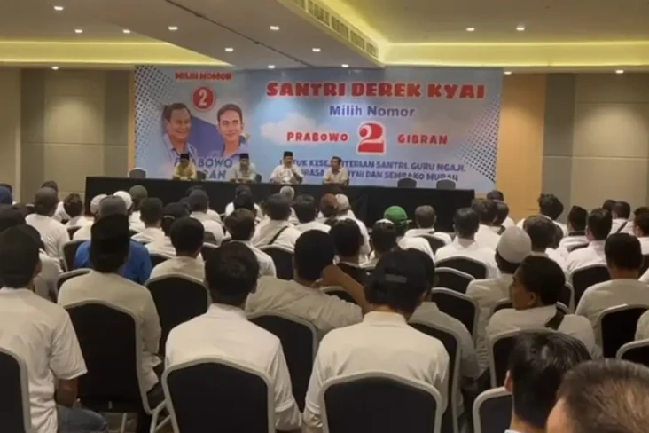Ratusan Santri di Surabaya...