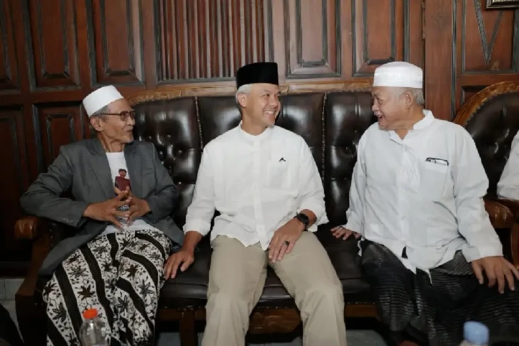 Ganjar Sowan ke Ponpes...