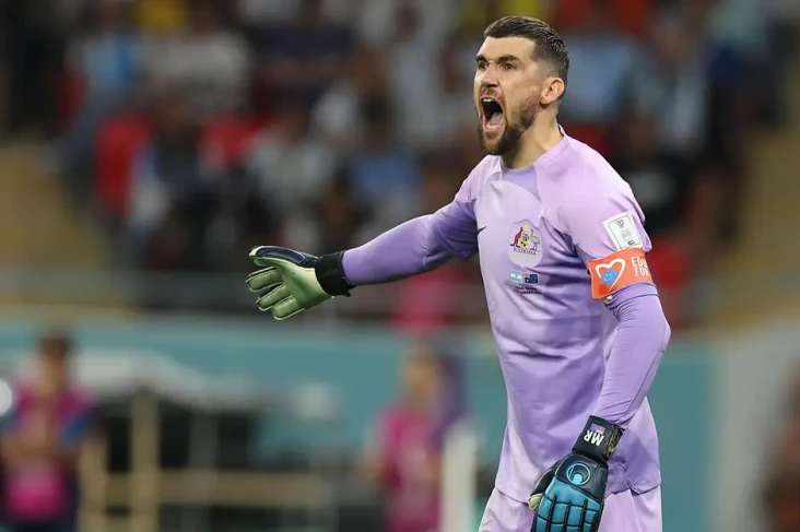 Biodata Mathew Ryan,...