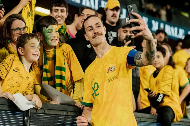 Biodata Jackson Irvine,...