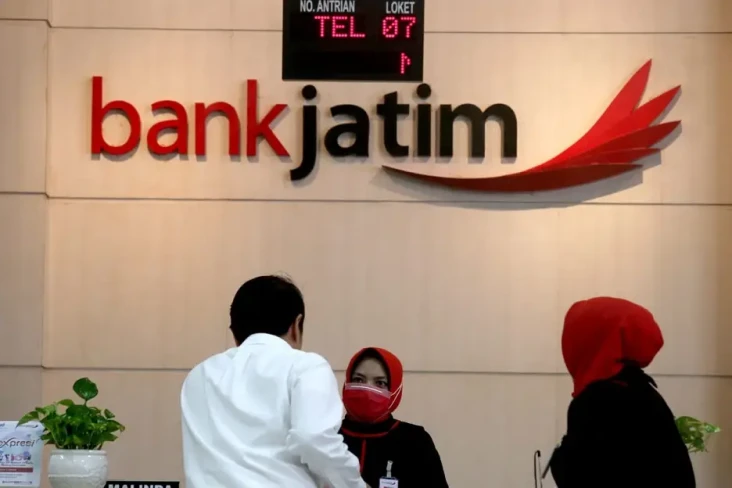 Bank Jatim Raih Best...