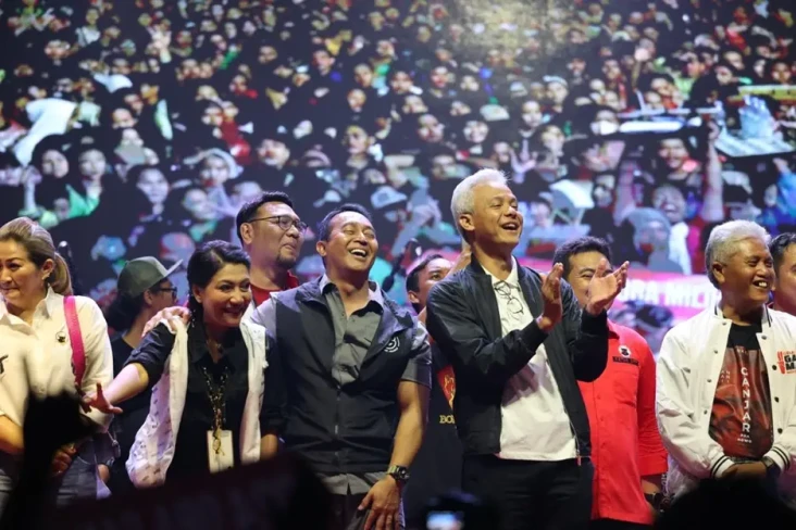 Hadiri Hajatan Rakyat...