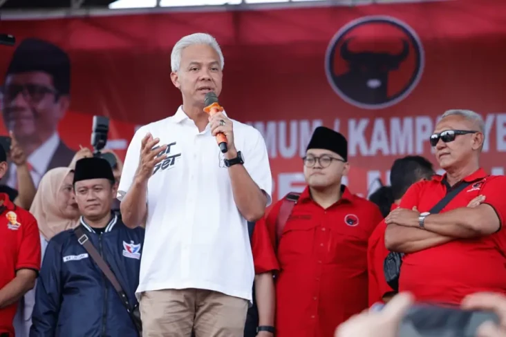 Ganjar Respons Klarifikasi...