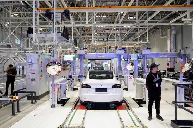 Tidak Semua Tesla Gunakan...