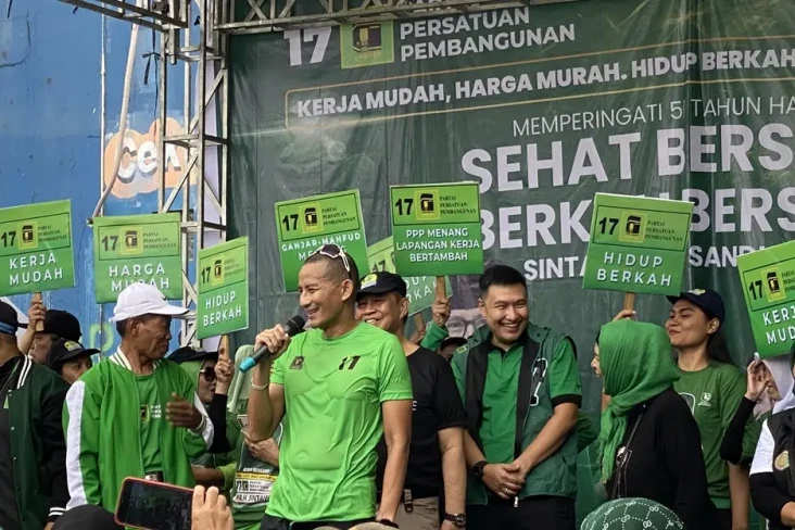 Sandiaga Uno Beri Hadiah...