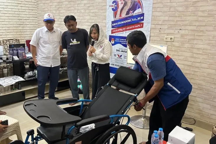 Caleg Perindo Ani Kusmadewi...