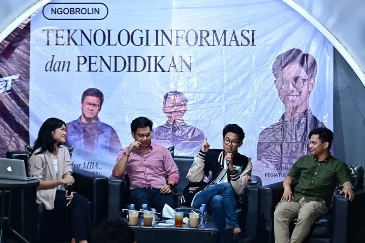 Di Hadapan Pelajar Tangsel,...