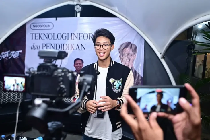 Bertemu Akademisi, Alam...