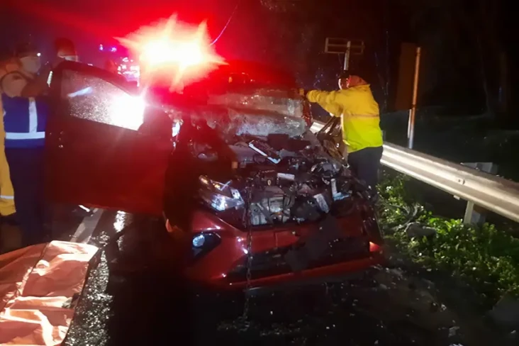 Kecelakaan Maut Mobil...