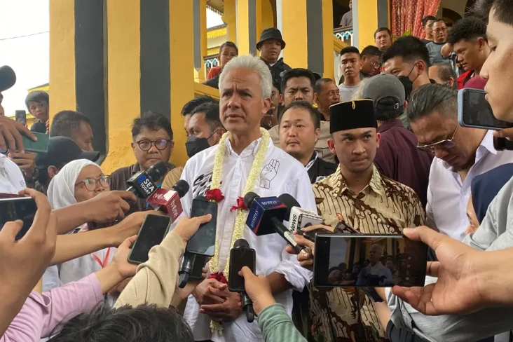 Muncul Gerakan Salam...