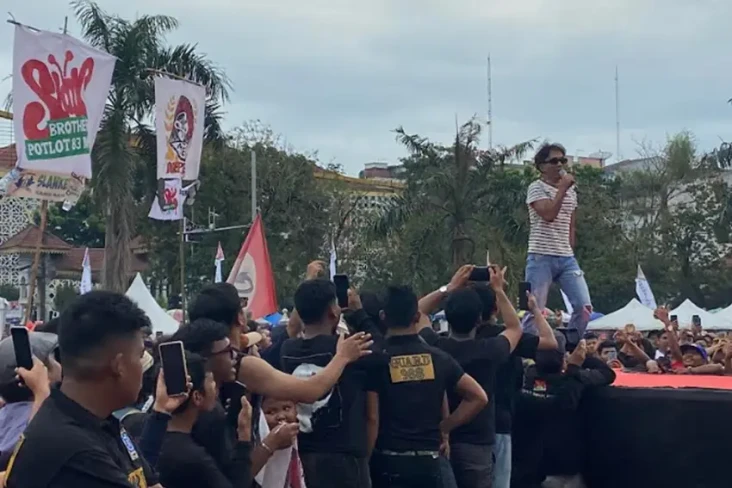 Ramaikan Kampanye Akbar...