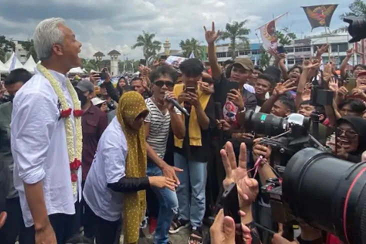 Hadir di Hajatan Rakyat...
