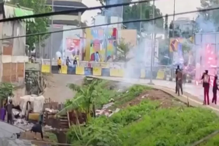 Tawuran Antarwarga di...