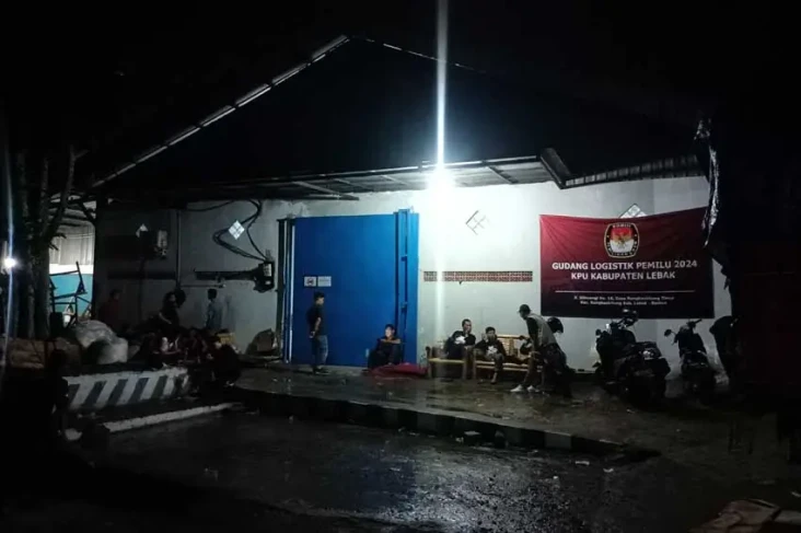 Gudang Logistik KPU...