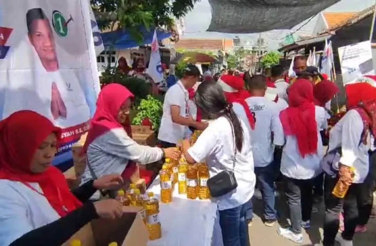 Bazar Minyak Goreng...