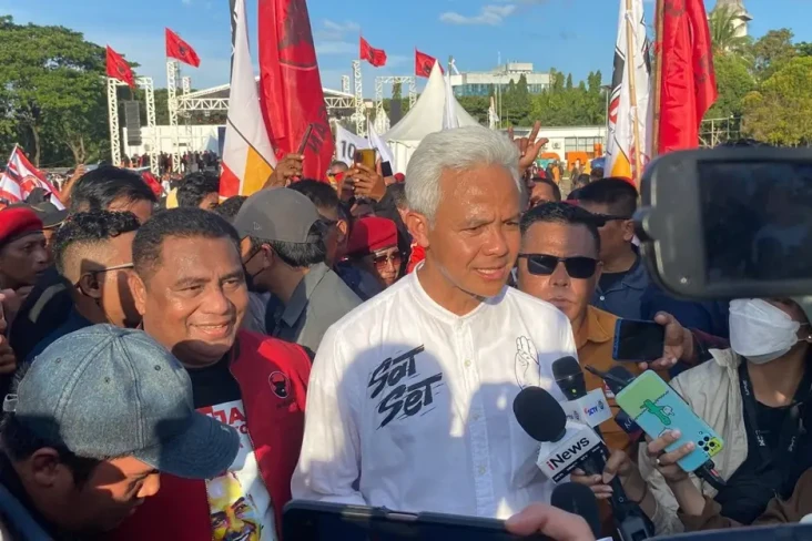Ganjar Siap Hadapi Debat...