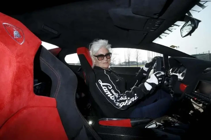 Heboh! Nenek Crazy Rich...