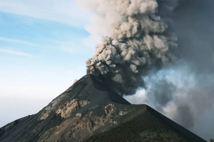 Gunung Ibu Erupsi, Letusan...