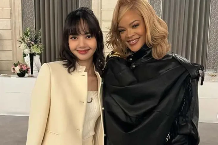 Foto Bareng Lisa BLACKPINK...