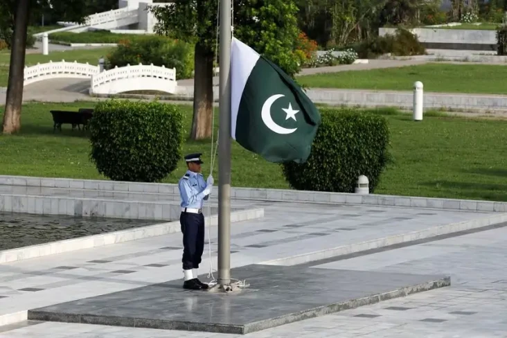Sejarah dan Arti Bendera...