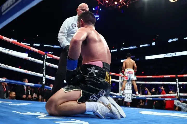 Jaime Munguia Menang...