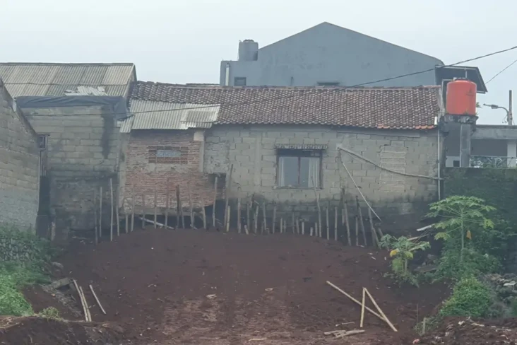 Diduga Gara-gara Galian,...