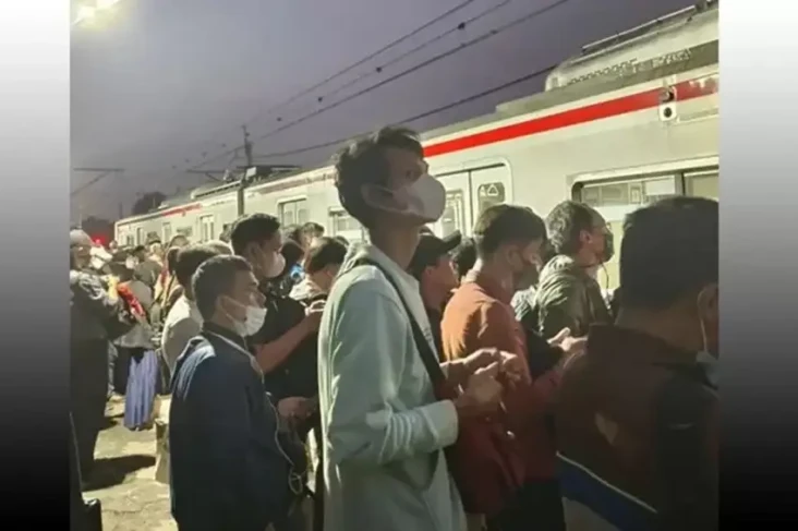 KRL Tanah Abang-Rangkasbitung...