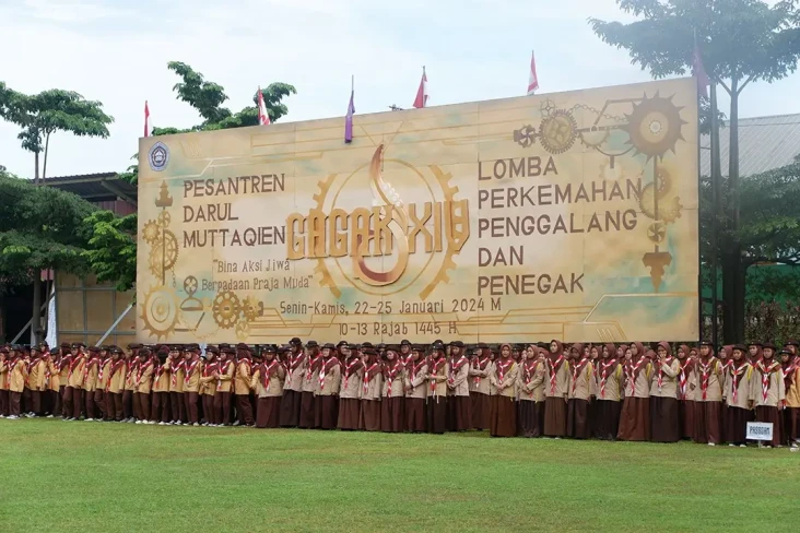 Gagak XIV Santri Putri,...