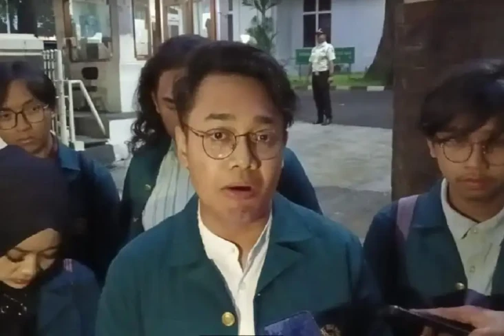Mahasiswa - Rektor ITB...