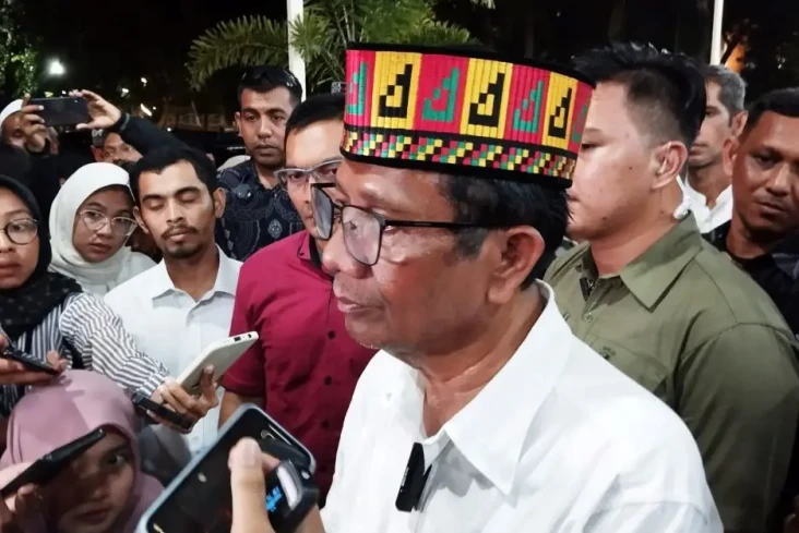 Kamis 1 Februari, Mahfud...