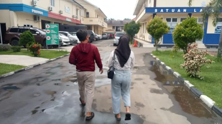Lecehkan Karyawati,...