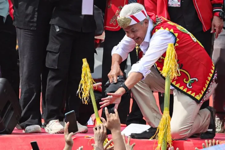 Hajatan Rakyat di Pontianak,...