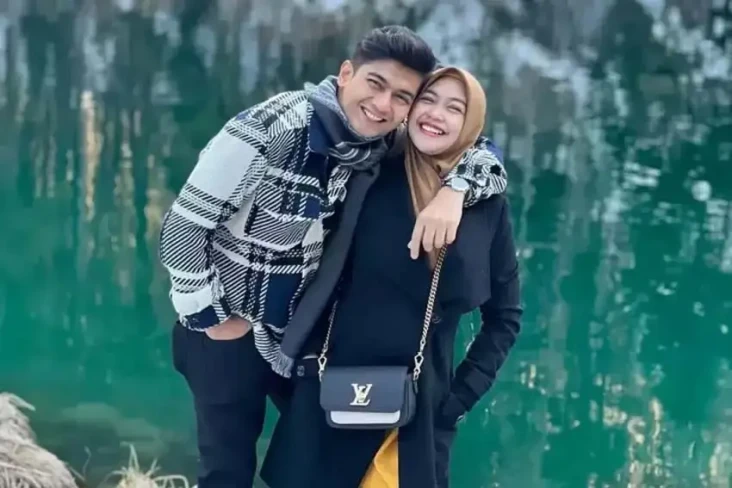 Fix! Ria Ricis Resmi...
