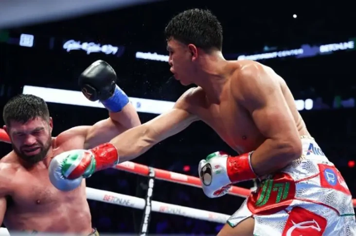Jaime Munguia KO John...