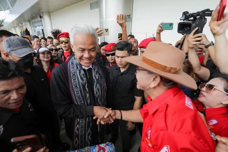 Ke Manado, Ganjar Disambut...