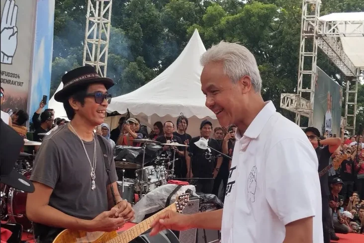Slank Sapa Masyarakat...