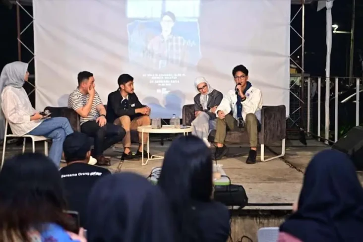 Alam Ganjar Gelar Nonton...