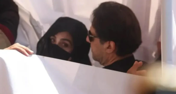 Siapa Bushra Bibi? Istri...