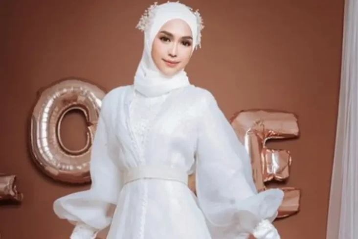 Siapa Nama Asli Ria...