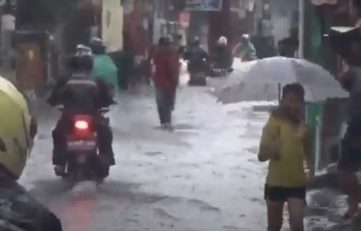 Banjir Luapan Sungai...