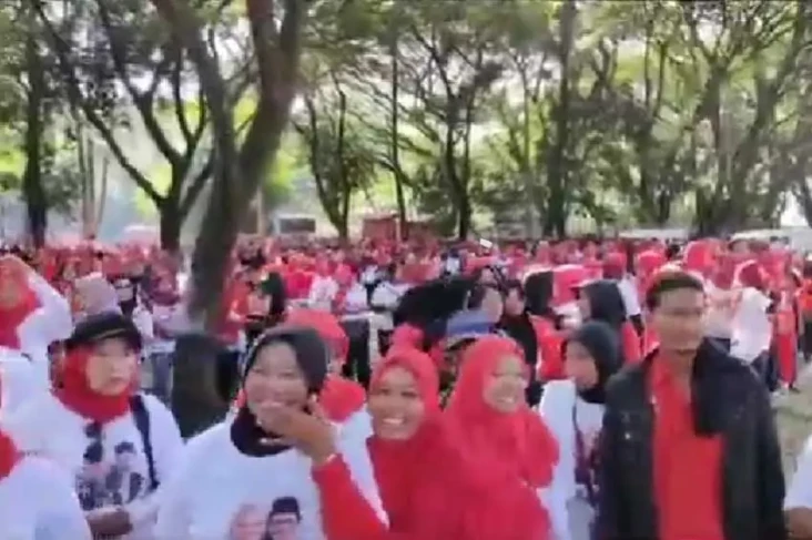Ribuan Warga di Sragen...