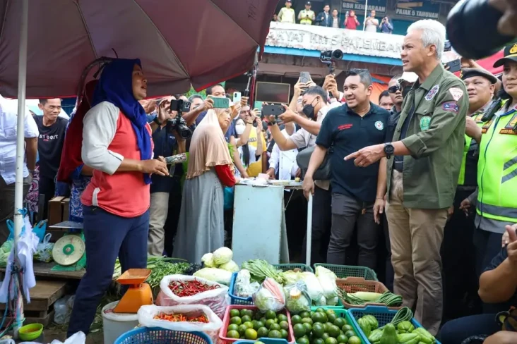 Blusukan ke Pasar Palimo,...