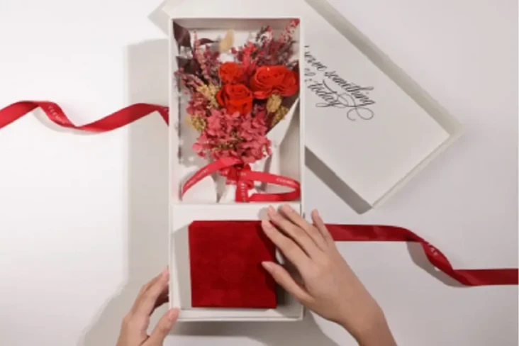 Clemence Ellery Hadirkan...