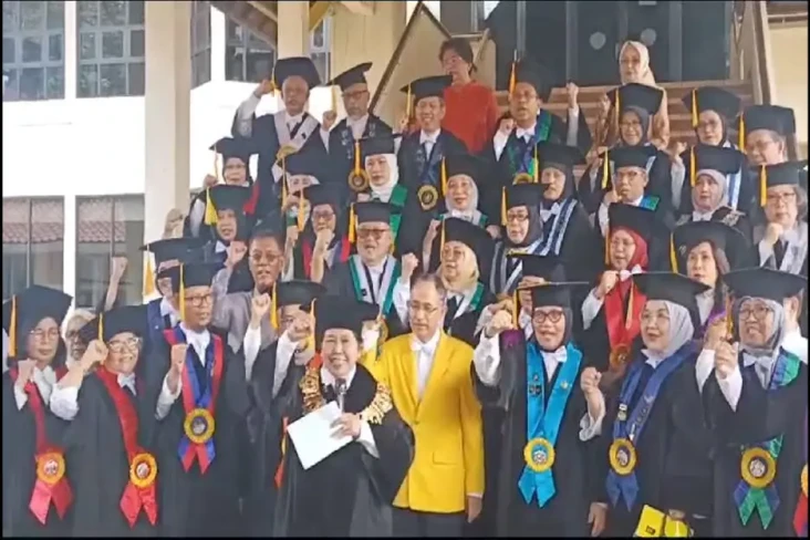 Lagu Maju Tak Gentar...