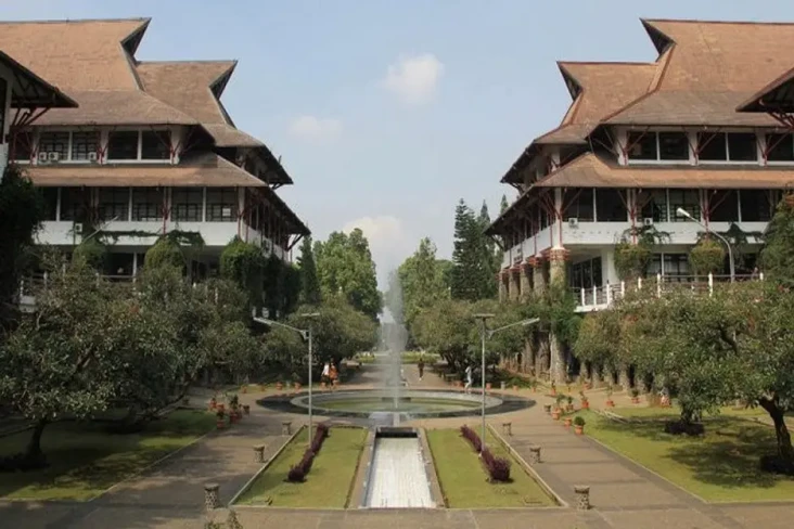 UI, UGM, dan ITB Masuk,...
