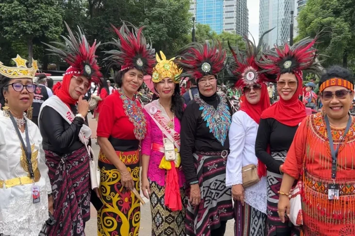Emak-emak Meriahkan...
