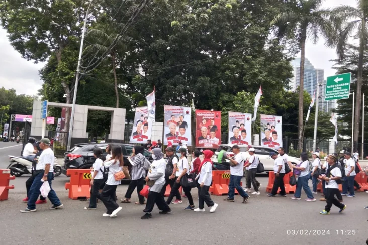 Hajatan Rakyat, Ribuan...