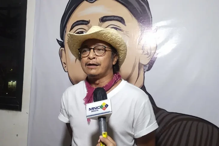 Dukung Ganjar-Mahfud,...