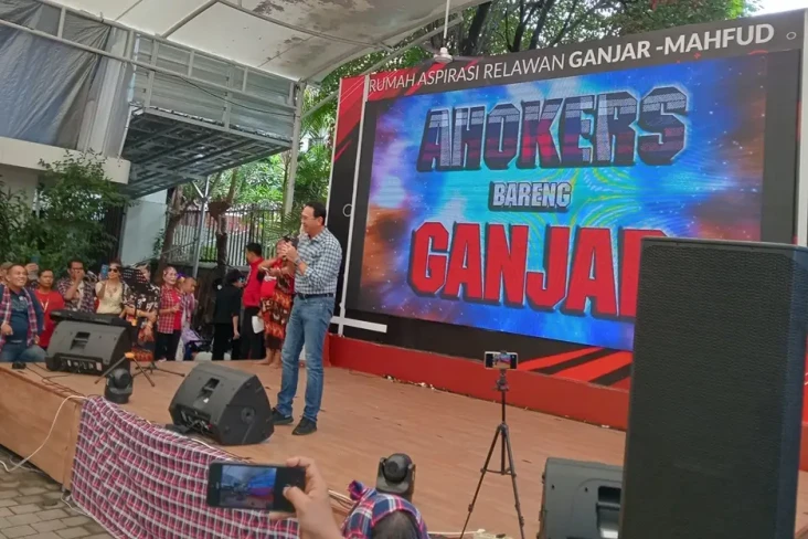 Ahok: Di Antara Tiga...