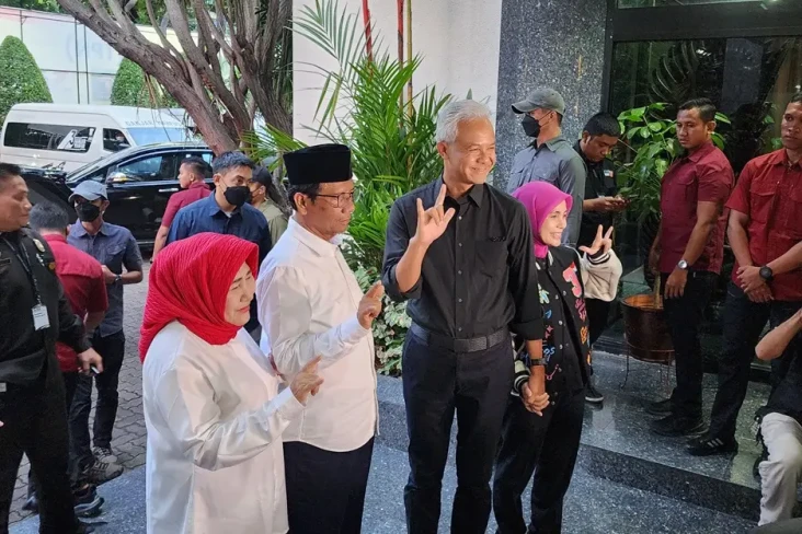 Ganjar Ngaku Terima...